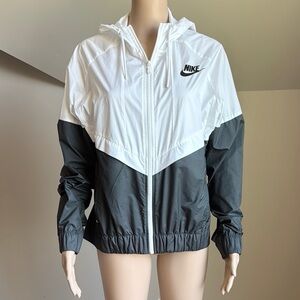 Nike Women's Windbreaker Jacket